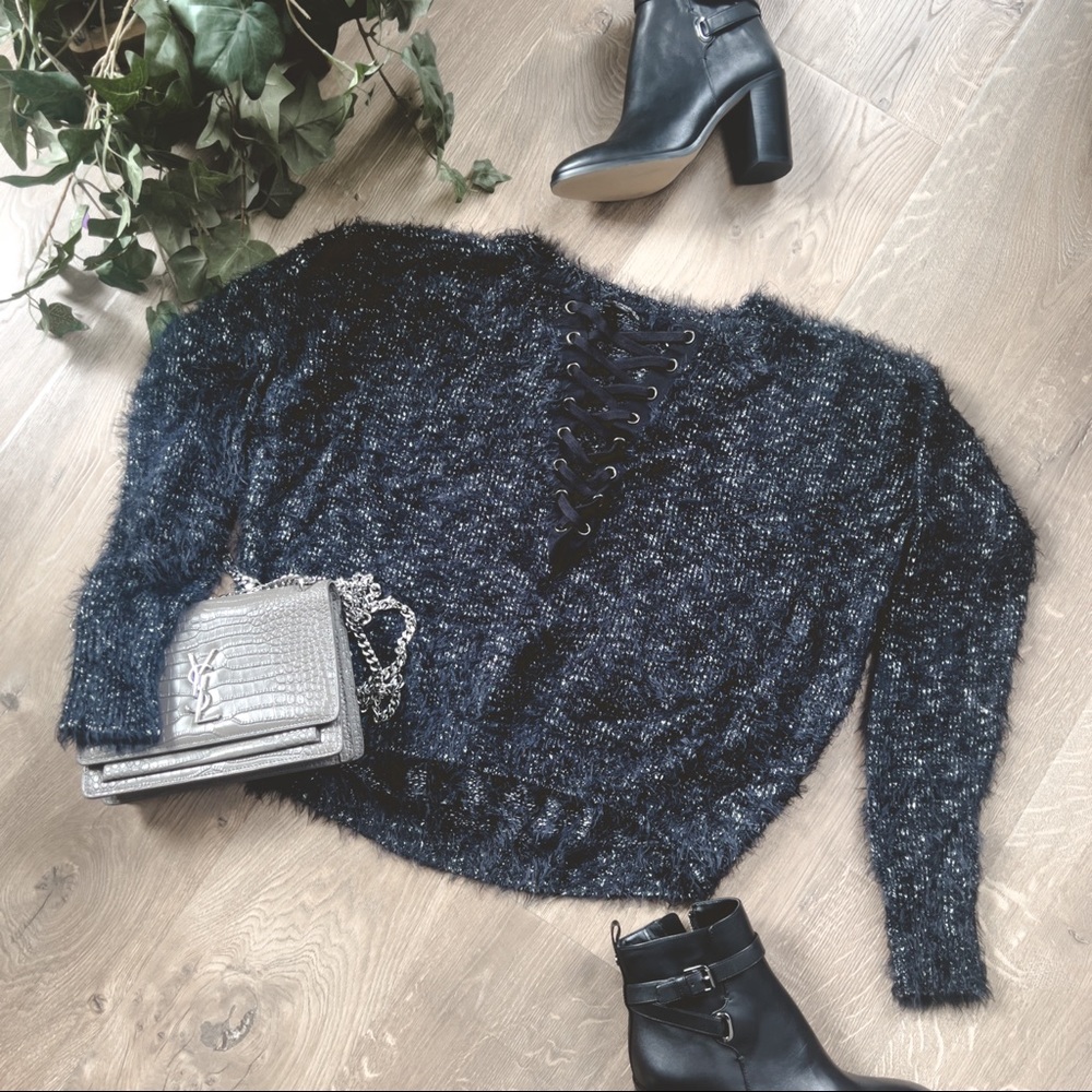 Express Sweater - Picture 3 of 6